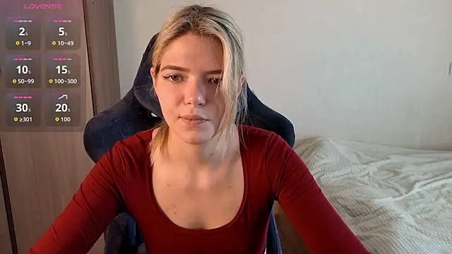 Snapshot of KatanaSVibe chatting on October 2, 2025, 9:56 am KatanaSVibe online show from October 2, 2025, 9:56 am