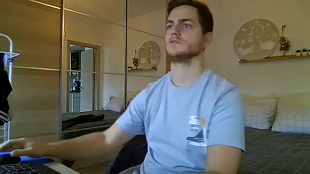 syl01 online show from January 12, 2026, 11:06 am