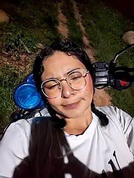 Snapshot of Lily-o chatting on October 26, 2025, 11:05 pm Lily-o online show from October 26, 2025, 11:05 pm