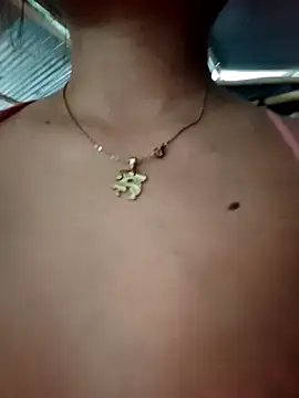 Snapshot of Lily-o chatting on November 20, 2025, 8:53 pm Lily-o online show from November 20, 2025, 8:53 pm