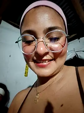 Snapshot of Lily-o chatting on November 25, 2025, 1:17 am Lily-o online show from November 25, 2025, 1:17 am