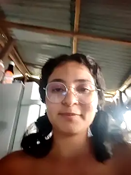 Snapshot of Lily-o chatting on October 26, 2025, 10:59 am Lily-o online show from October 26, 2025, 10:59 am