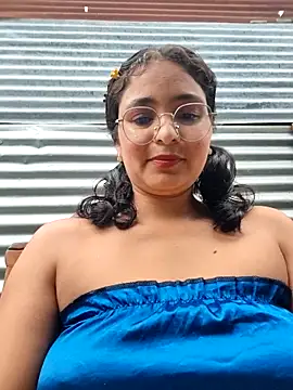 Snapshot of Lily-o chatting on October 25, 2025, 9:15 pm Lily-o online show from October 25, 2025, 9:15 pm