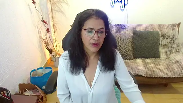 Snapshot of AmandaPeet chatting on November 27, 2025, 6:52 pm AmandaPeet online show from November 27, 2025, 6:52 pm