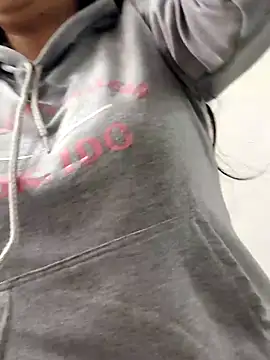 Snapshot of AMATISTA__16 chatting on December 17, 2025, 12:10 pm AMATISTA 16 online show from December 17, 2025, 12:10 pm