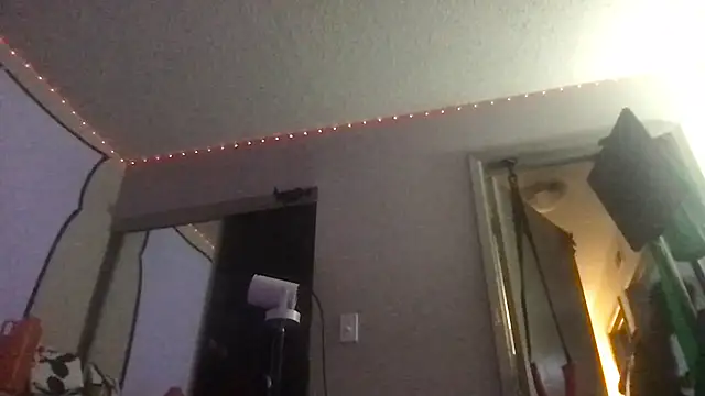 Triggerhappycj100 online show from April 21, 2026, 4:13 pm