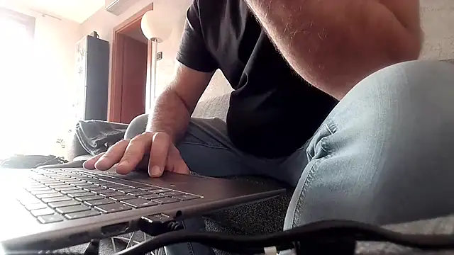 cucciolotto76 online show from November 8, 2025, 11:25 am