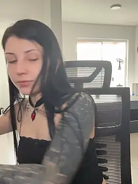 Snapshot of Privad_ravenna chatting on May 25, 2026, 4:17 pm Privad ravenna online show from May 25, 2026, 4:17 pm
