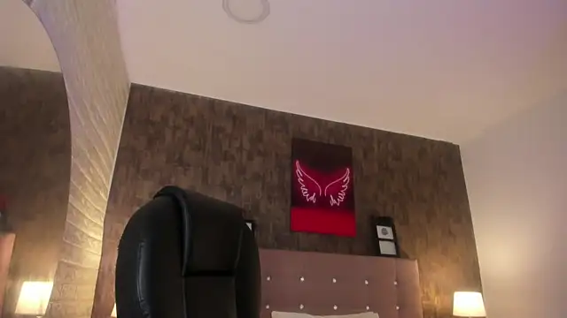 Snapshot of marian__stone chatting on September 15, 2025, 7:14 pm marian stone online show from September 15, 2025, 7:14 pm