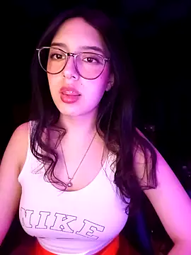 Snapshot of immisssilver chatting on November 18, 2025, 3:21 am immisssilver online show from November 18, 2025, 3:21 am