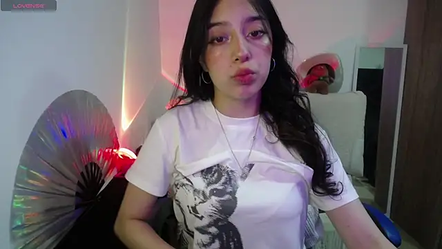 Snapshot of immisssilver chatting on October 8, 2025, 2:02 am immisssilver online show from October 8, 2025, 2:02 am