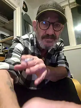 FoxnMouse online show from November 28, 2025, 12:55 am