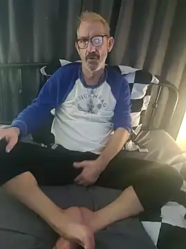 FoxnMouse online show from November 6, 2025, 6:28 am