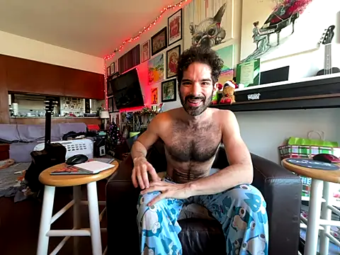 Snapshot of Pupscritch chatting on December 15, 2025, 6:36 pm Pupscritch online show from December 15, 2025, 6:36 pm