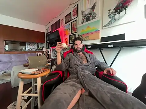 Snapshot of Pupscritch chatting on January 6, 2026, 5:39 pm Pupscritch online show from January 6, 2026, 5:39 pm