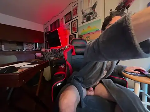 Snapshot of Pupscritch chatting on February 17, 2026, 2:58 pm Pupscritch online show from February 17, 2026, 2:58 pm