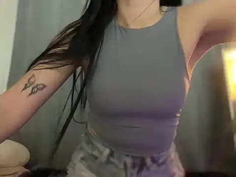 Urasian ladybug online show from April 10, 2026, 4:41 am