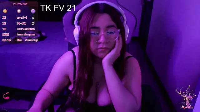 Pink girl0n online show from January 7, 2026, 5:18 pm