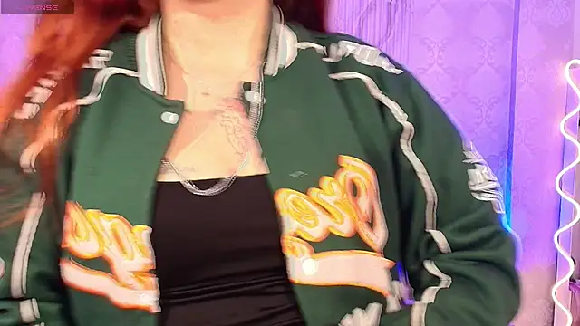 Naomy tay1 online show from November 18, 2025, 3:32 am