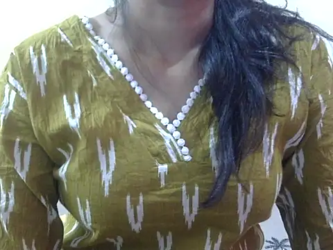 SONIYA 47 online show from April 19, 2026, 6:21 pm