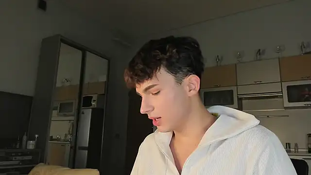 Snapshot of mystic_evan chatting on September 18, 2025, 1:58 pm mystic evan online show from September 18, 2025, 1:58 pm