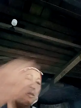 Snapshot of Mamapm20 chatting on September 19, 2025, 12:31 pm Mamapm20 online show from September 19, 2025, 12:31 pm