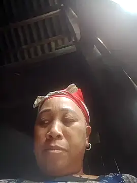 Snapshot of Mamapm20 chatting on October 4, 2025, 6:15 am Mamapm20 online show from October 4, 2025, 6:15 am