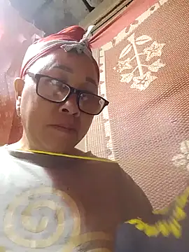 Mamapm20 online show from December 16, 2025, 9:52 pm