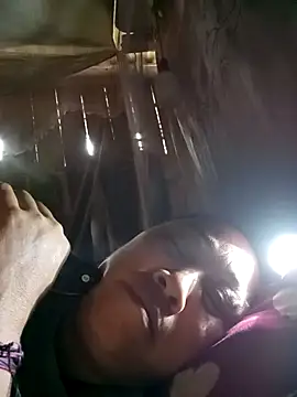 Snapshot of Mamapm20 chatting on September 10, 2025, 6:56 am Mamapm20 online show from September 10, 2025, 6:56 am