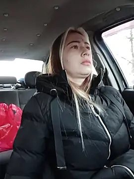 Reina Cummings online show from November 26, 2025, 5:51 am