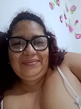 Snapshot of ladytropical1 chatting on October 24, 2025, 10:47 am ladytropical1 online show from October 24, 2025, 10:47 am