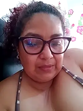 Snapshot of ladytropical1 chatting on February 11, 2026, 8:41 pm ladytropical1 online show from February 11, 2026, 8:41 pm