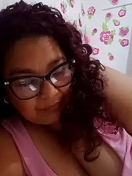 Snapshot of ladytropical1 chatting on October 5, 2025, 4:47 am ladytropical1 online show from October 5, 2025, 4:47 am