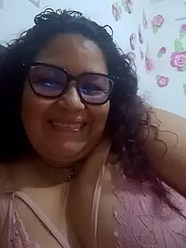 Snapshot of ladytropical1 chatting on March 8, 2026, 2:04 am ladytropical1 online show from March 8, 2026, 2:04 am