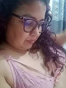 Snapshot of ladytropical1 chatting on March 8, 2026, 1:33 am ladytropical1 online show from March 8, 2026, 1:33 am