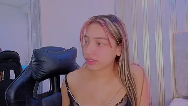 Snapshot of nami_sweet_ chatting on September 27, 2025, 5:24 am nami sweet online show from September 27, 2025, 5:24 am