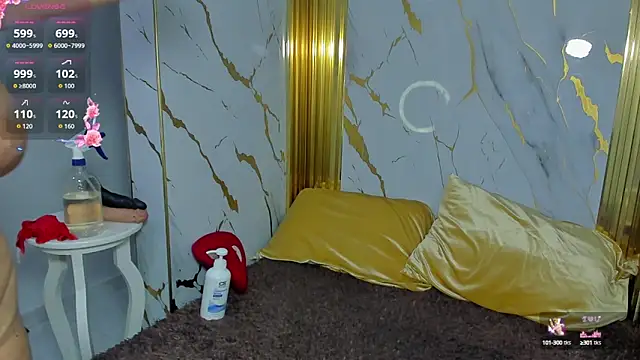 Snapshot of megann__up chatting on October 6, 2025, 8:37 am megann  up online show from October 6, 2025, 8:37 am