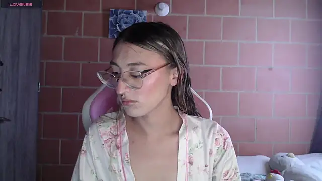 Snapshot of Andrea_camilaaa chatting on October 10, 2025, 1:34 pm Andrea camilaaa online show from October 10, 2025, 1:34 pm