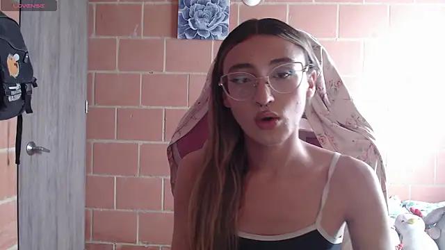 Snapshot of Andrea_camilaaa chatting on October 14, 2025, 5:35 pm Andrea camilaaa online show from October 14, 2025, 5:35 pm