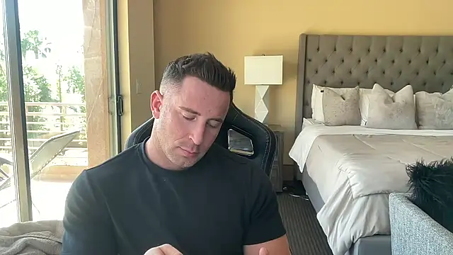 Snapshot of brettmycles28 chatting on October 2, 2025, 6:00 pm brettmycles28 online show from October 2, 2025, 6:00 pm