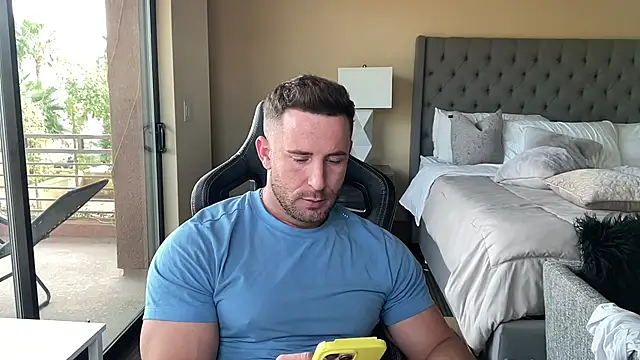 Snapshot of brettmycles28 chatting on September 27, 2025, 11:22 pm brettmycles28 online show from September 27, 2025, 11:22 pm