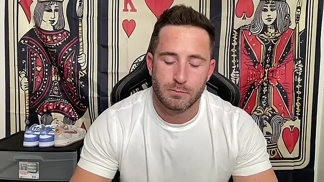 Snapshot of brettmycles28 chatting on November 6, 2025, 5:11 am brettmycles28 online show from November 6, 2025, 5:11 am