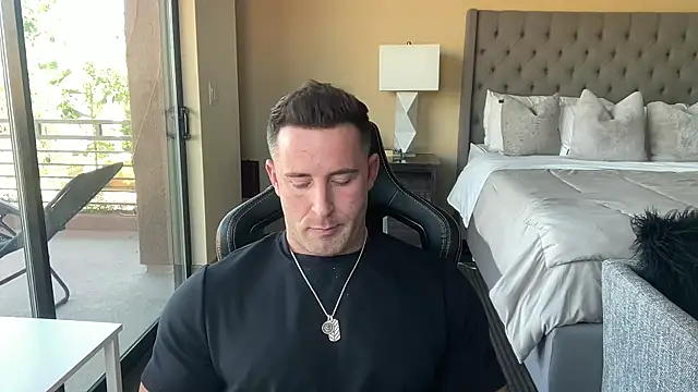 Snapshot of brettmycles28 chatting on October 1, 2025, 10:02 pm brettmycles28 online show from October 1, 2025, 10:02 pm