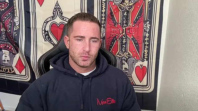 Snapshot of brettmycles28 chatting on December 3, 2025, 5:56 pm brettmycles28 online show from December 3, 2025, 5:56 pm