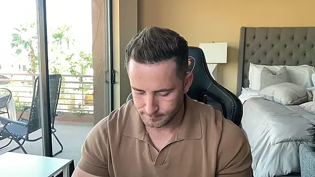 Snapshot of brettmycles28 chatting on September 23, 2025, 9:22 pm brettmycles28 online show from September 23, 2025, 9:22 pm