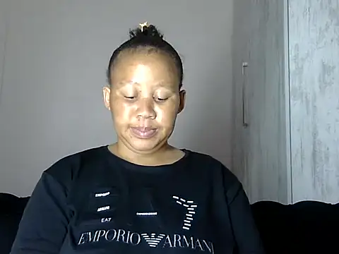 Snapshot of Yellowriider chatting on October 27, 2025, 4:19 pm Yellowriider online show from October 27, 2025, 4:19 pm