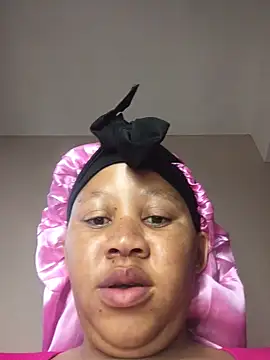 Snapshot of Yellowriider chatting on November 14, 2025, 8:51 am Yellowriider online show from November 14, 2025, 8:51 am