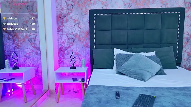 Angelique Angell online show from October 8, 2025, 7:47 pm