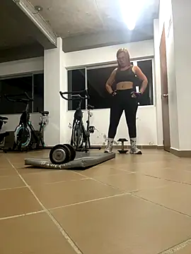 Snapshot of AlissonPeach01 chatting on September 29, 2025, 10:22 am AlissonPeach01 online show from September 29, 2025, 10:22 am