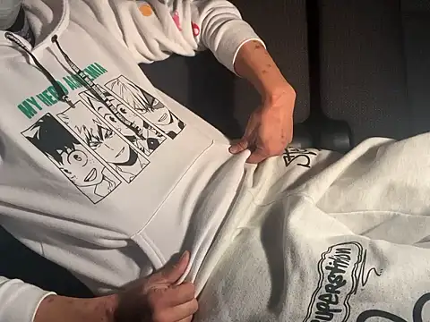 Snapshot of CAMEL1913 chatting on October 24, 2025, 5:23 pm CAMEL1913 online show from October 24, 2025, 5:23 pm